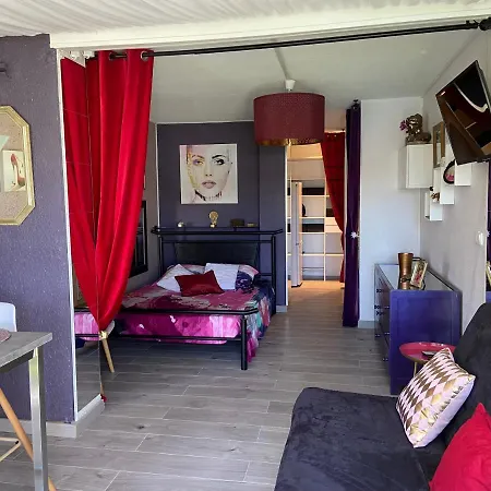 Purple Secret Naturiste Lejlighed